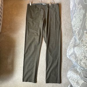 Linksoul Mens Pants size 33 olive green golf like new